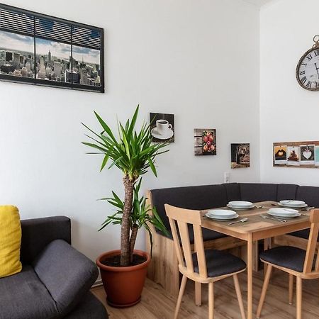 Sunny Renovated Apartment Close To Downtown Vienna Exterior photo